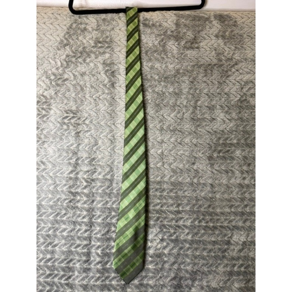CM Gold Series Mens Green Plaid Diagonal Stripe Necktie Classic 0107